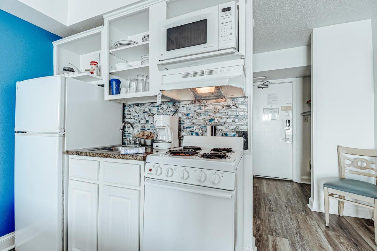 Ocean Front Comfy Condo W/Kitchen, Sleeps 4, Snowbird Paradise Мертл-Біч Екстер'єр фото